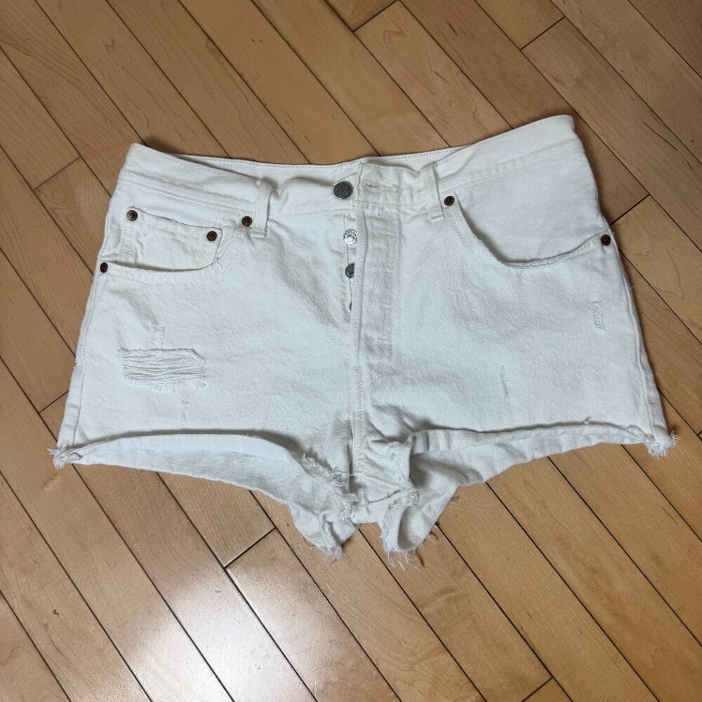 LEVI'S Premium Denim Jean Shorts Distressed White Size 31 - Picture 2 of 12
